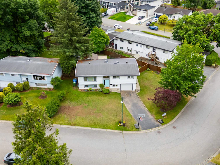 2454 Aladdin Crescent, Abbotsford, BC, V2S 5K7 - 2