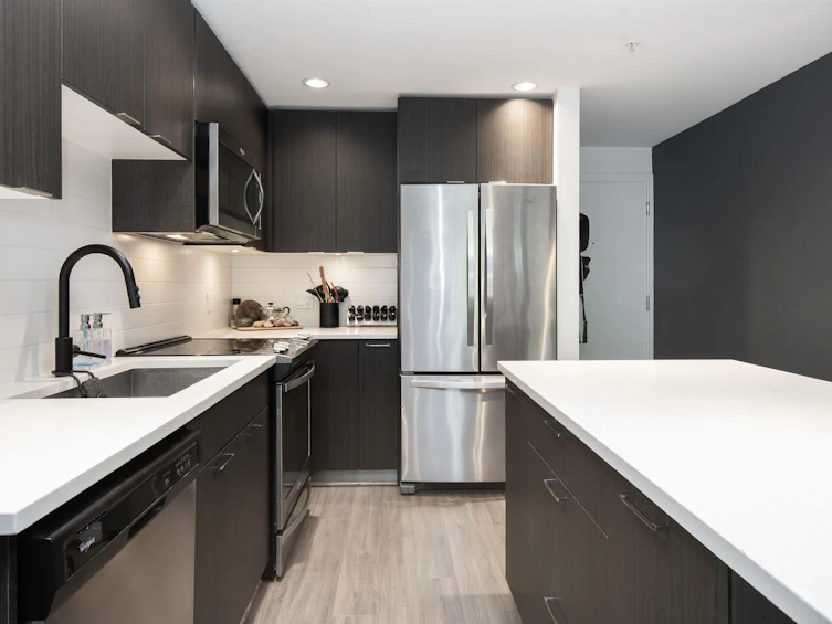 201-719 W 3rd Street, North Vancouver, BC, V7M 0E7 - 6