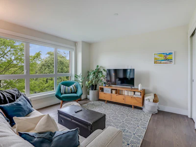 301-3028 Arbutus Street - 5