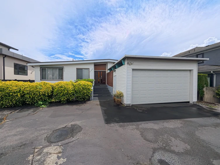 6762 Neal Street, Vancouver, BC, V6P 3N5
