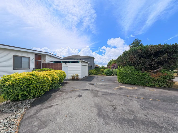 6762 Neal Street, Vancouver, BC, V6P 3N5 - 3