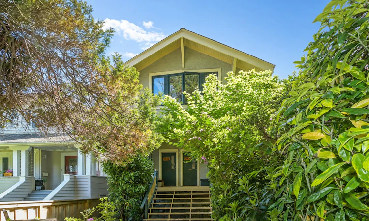 3422 --3424 W 2nd Avenue