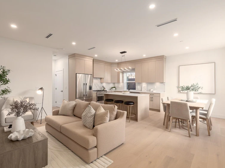 1-3506 E Pender Street, Vancouver, BC, V5K 2E3