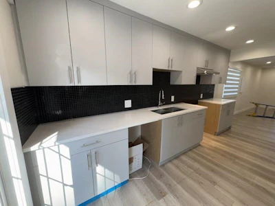 20309 Lorne Avenue - 5