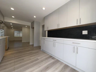 20309 Lorne Avenue - 3