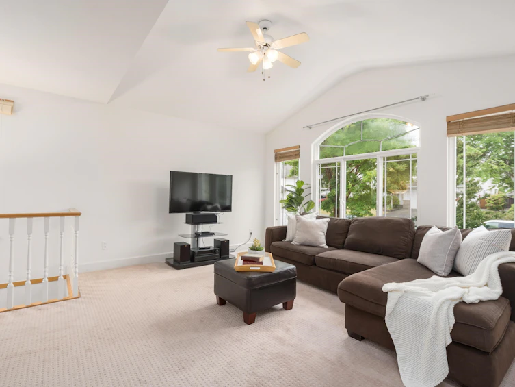 3350 Thor Court, Coquitlam, BC, V3E 3A7 - 3