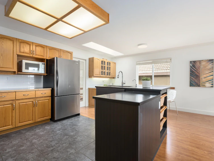 3350 Thor Court, Coquitlam, BC, V3E 3A7 - 12