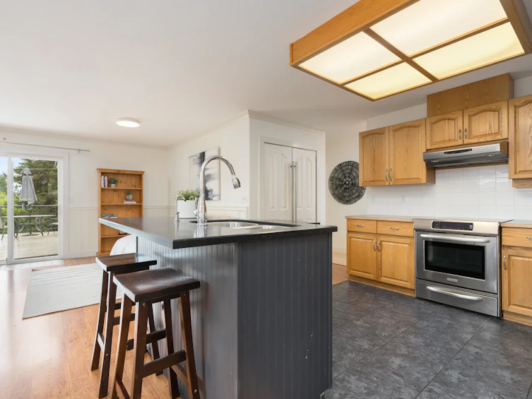 3350 Thor Court, Coquitlam, BC, V3E 3A7 - 10