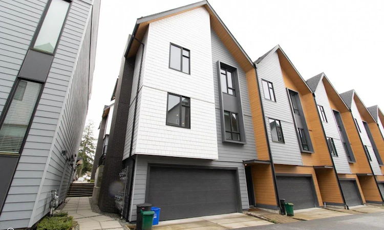 61-16685 25 Avenue