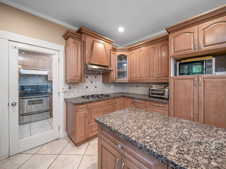 15959 110a Avenue, Surrey, BC, V4N 4Y2 - 17