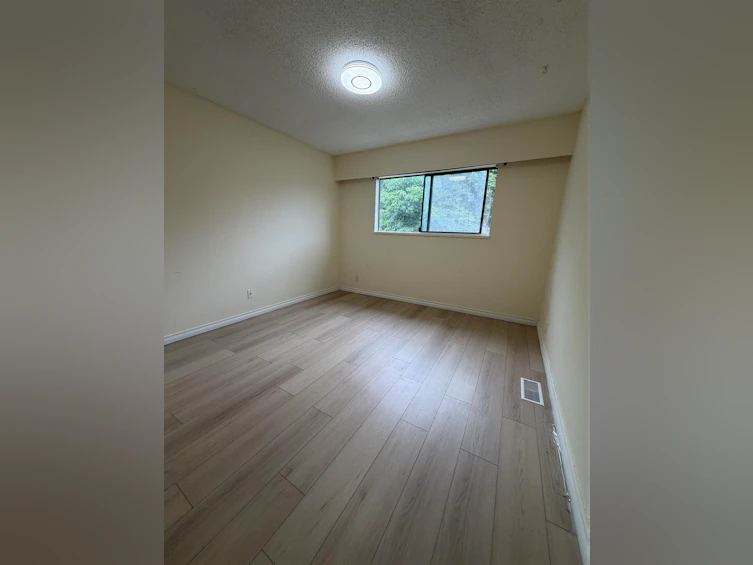 5794 Lanark Street, Vancouver, BC, V5P 2Y5 - 11