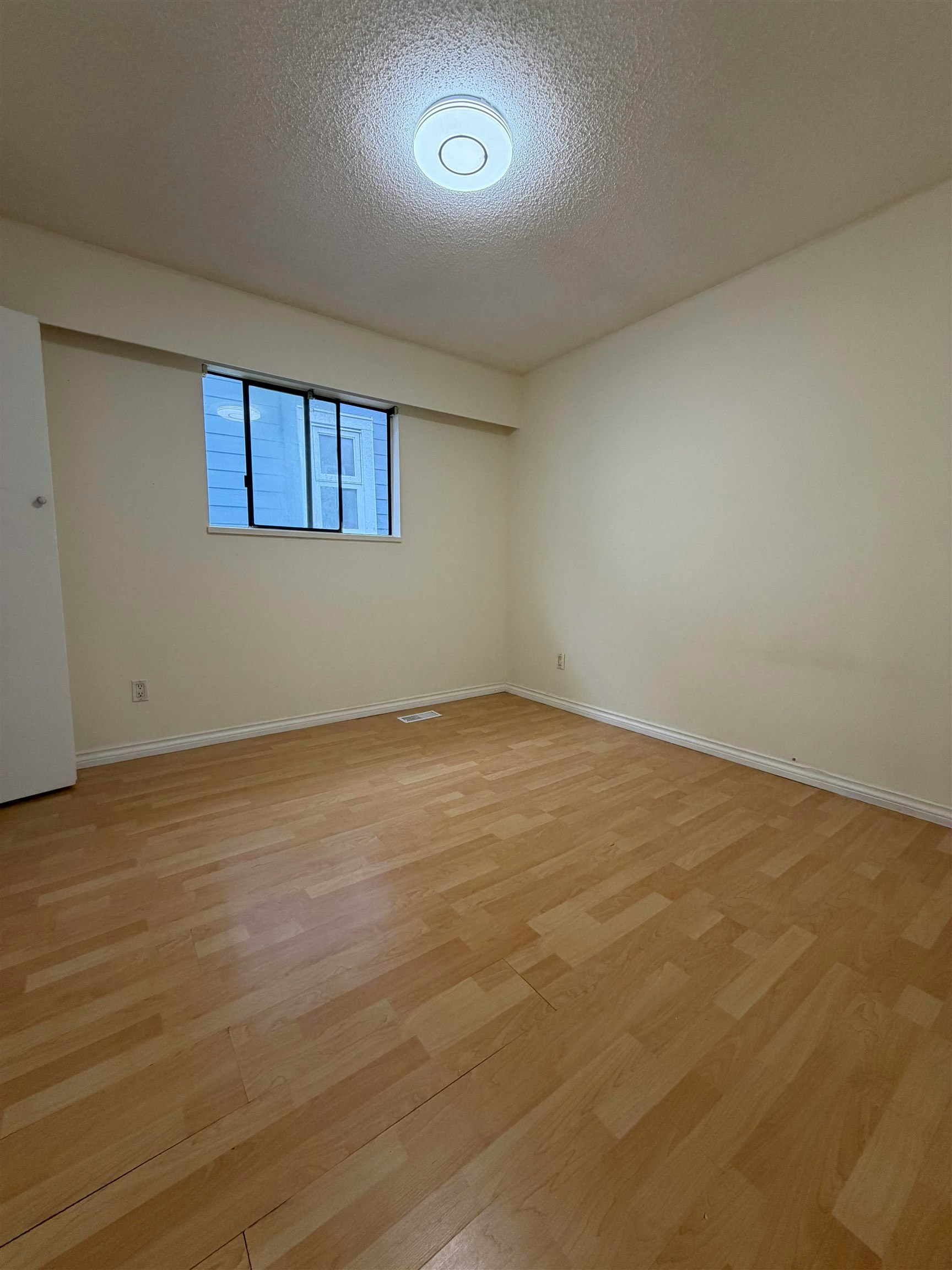 5794 Lanark Street, Vancouver, BC, V5P 2Y5 - 6