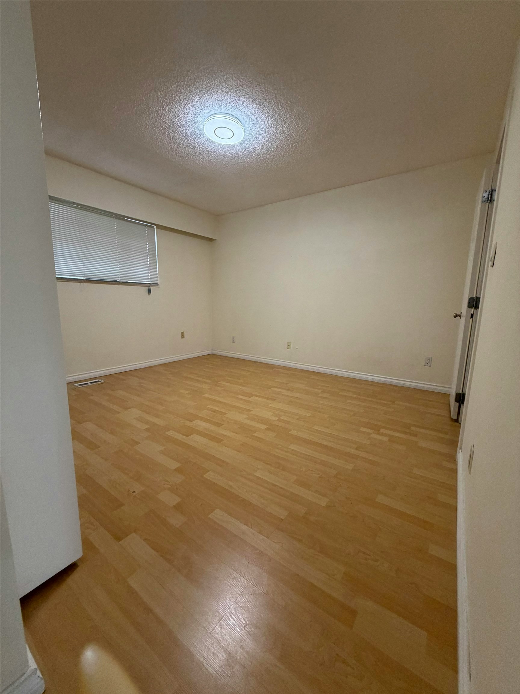 5794 Lanark Street, Vancouver, BC, V5P 2Y5 - 8
