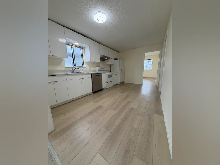 5794 Lanark Street, Vancouver, BC, V5P 2Y5 - 5