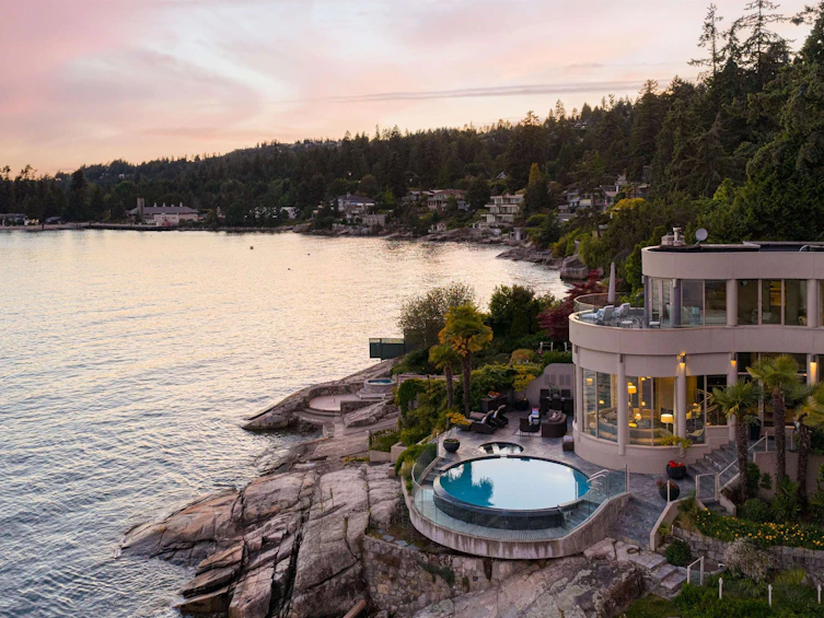 3912 Marine Drive, West Vancouver, BC, V7V 1N4