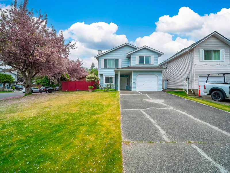 14932 98a Avenue, Surrey BC V3R 8H7