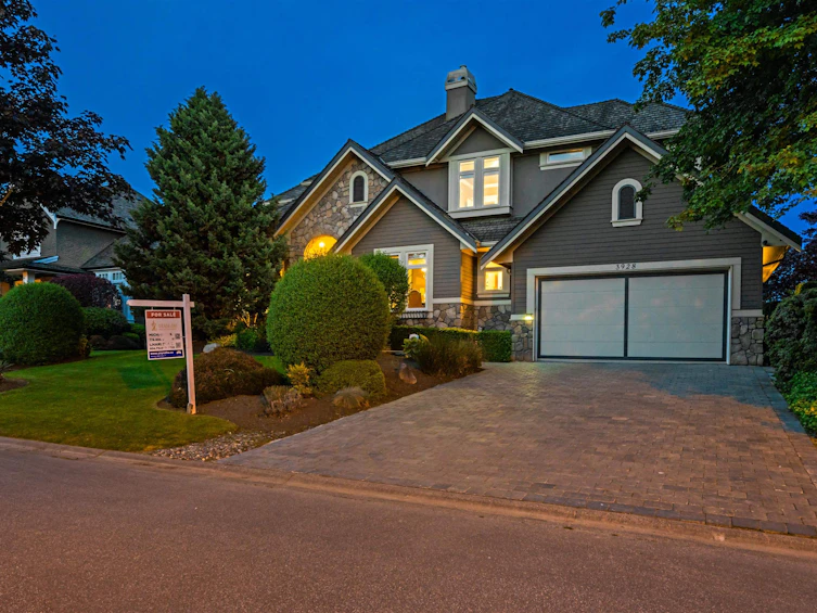 3928 159 Street, Surrey, BC, V3Z 0Y3 - 39
