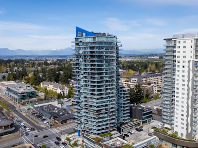 307-1588 Johnston Road - 2
