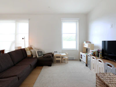 401-108 E 35 Avenue - 3