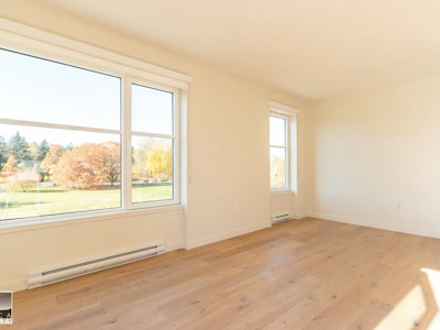 401-108 E 35 Avenue - 4