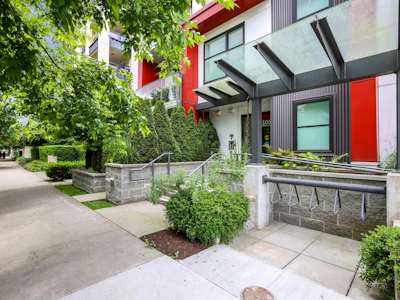 401-108 E 35 Avenue - 2