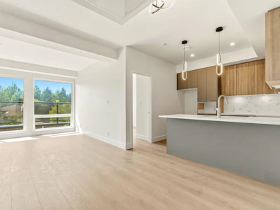 312-2233 156 Street - 4