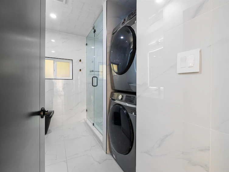3812 Dalkeith Drive, North Vancouver, BC, V7N 3N6 - 20