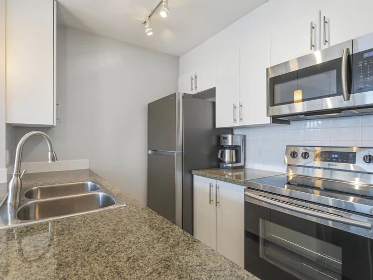 903-688 Abbott Street, Vancouver, BC, V6B 0B9 - 4
