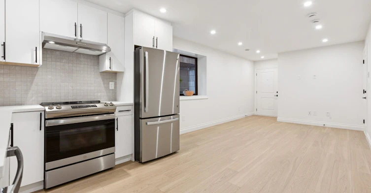 811 Madison Avenue, Burnaby, BC, V5C 0P6 - 5