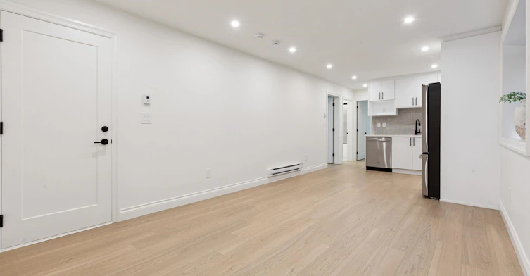 811 Madison Avenue, Burnaby, BC, V5C 0P6 - 4