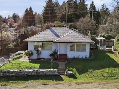 7489 Maple Street - 3