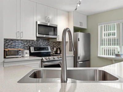 303-45765 Spadina Avenue - 2