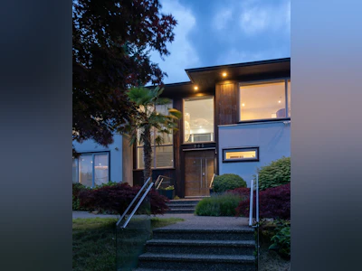 985 Eyremount Drive - 2