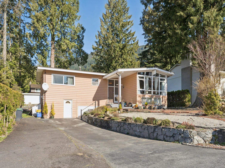 922 Canyon Boulevard, North Vancouver, BC, V7R 2J8 - 21