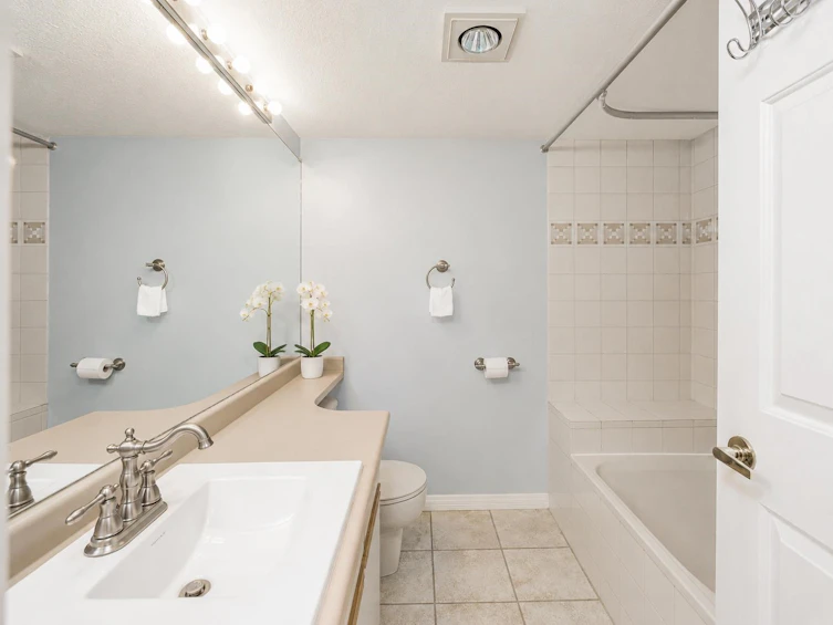 252-8600 Lansdowne Road, Richmond, BC, V6X 3L6 - 12