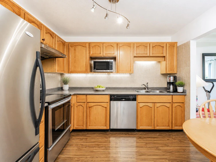 252-8600 Lansdowne Road, Richmond, BC, V6X 3L6 - 6
