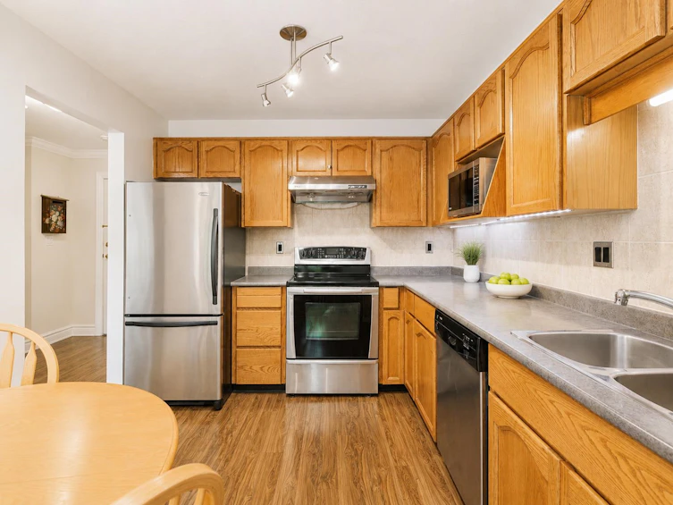 252-8600 Lansdowne Road, Richmond, BC, V6X 3L6 - 7