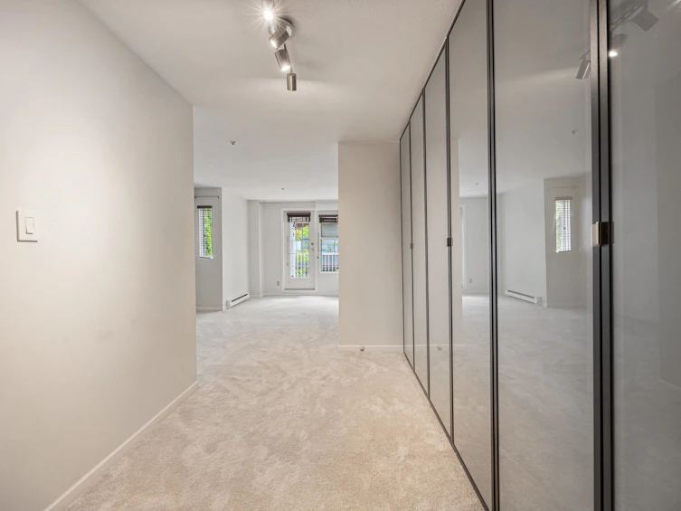 201-1868 W 8th Avenue, Vancouver, BC, V6J 5G3 - 16