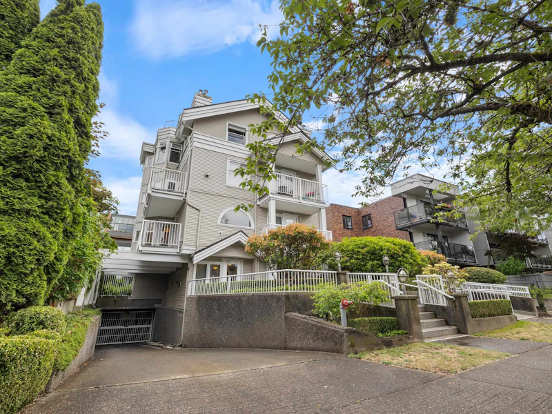 201 - 1868 W 8th Avenue, Vancouver BC V6J 5G3