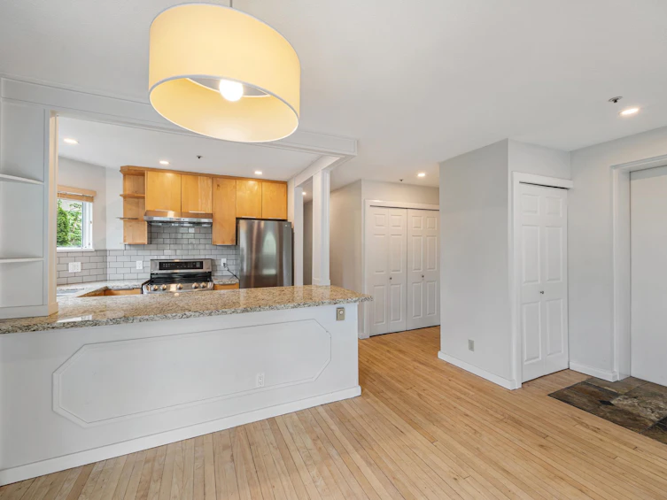 201-1868 W 8th Avenue, Vancouver, BC, V6J 5G3 - 8