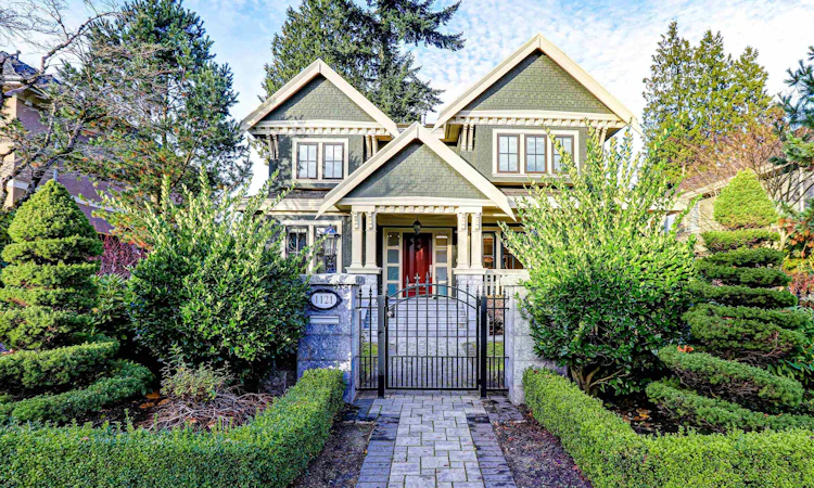 1121 W 39th Avenue