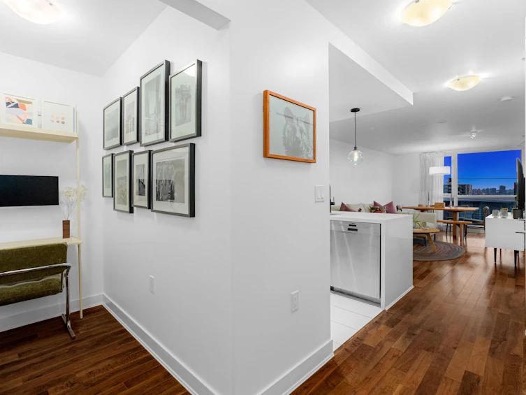 603-160 W 3rd Street, North Vancouver, BC, V7M 0A9 - 2