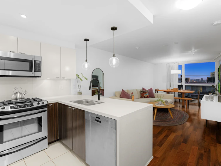 603-160 W 3rd Street, North Vancouver, BC, V7M 0A9 - 4