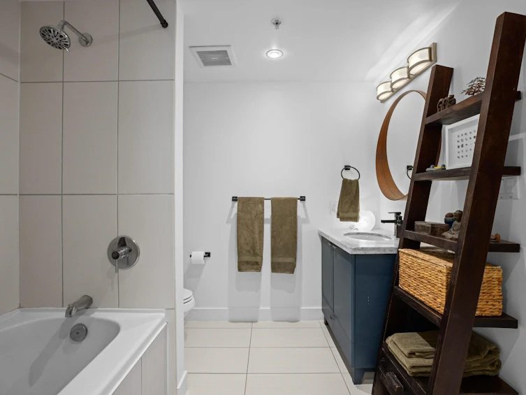 603-160 W 3rd Street, North Vancouver, BC, V7M 0A9 - 20