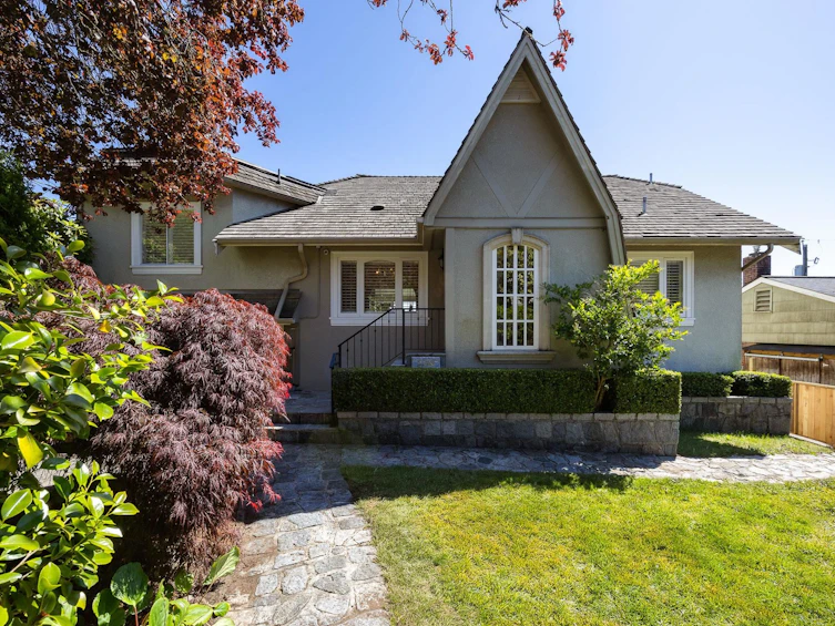 2308 Inglewood Avenue, West Vancouver, BC, V7V 2A1 - 2