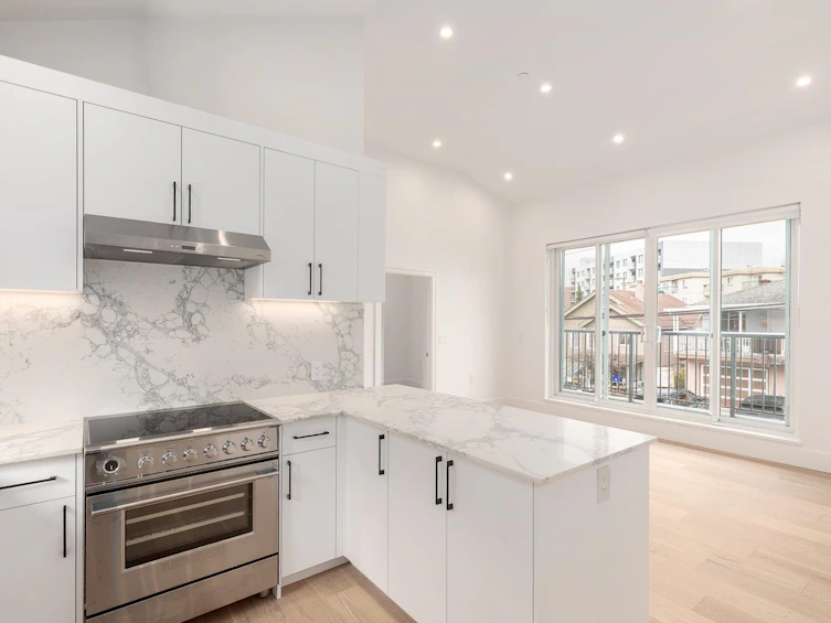 849 E 19th Avenue, Vancouver, BC, V5V 1K6 - 2