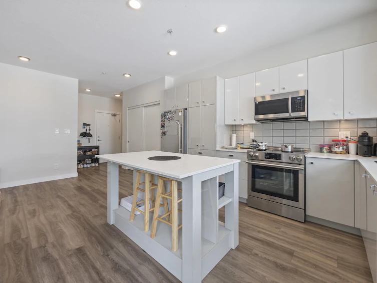 220-10838 Whalley Boulevard, Surrey, BC, V3R 0G8 - 12