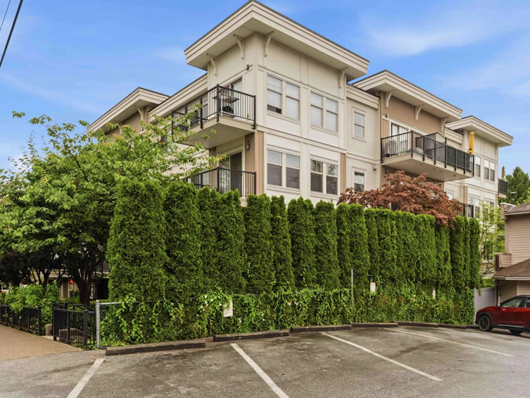 109-22290 North Avenue, Maple Ridge, BC, V2X 8Z8