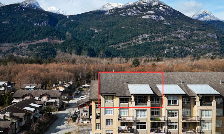 602-1211 Village Green Way