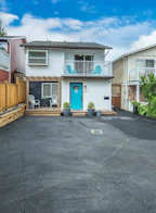 307 Nicholas Crescent